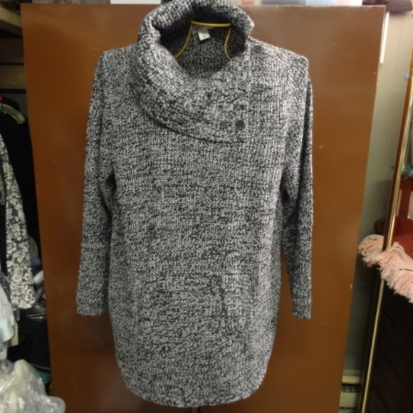 Style & Co. Sweaters - NWOT.  Style & Co. Long Sleeve Black/White Sweater